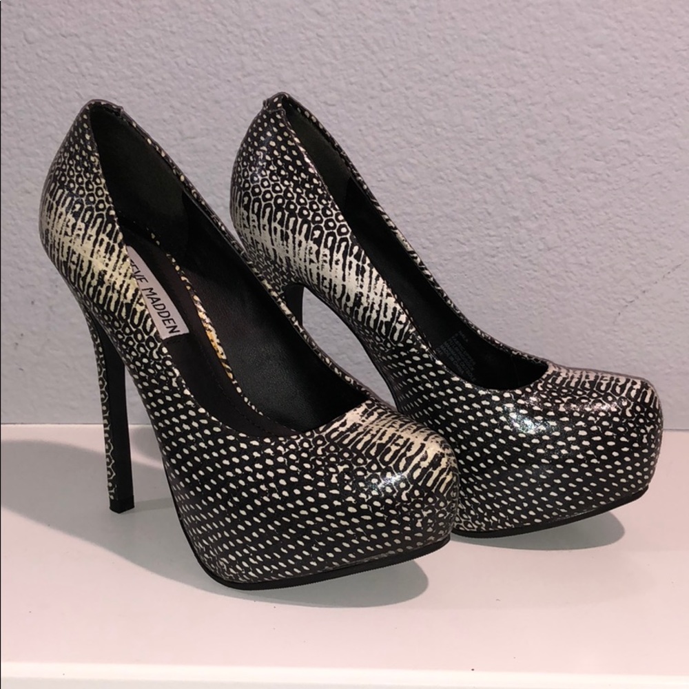 Black & white Steve Madden platforms